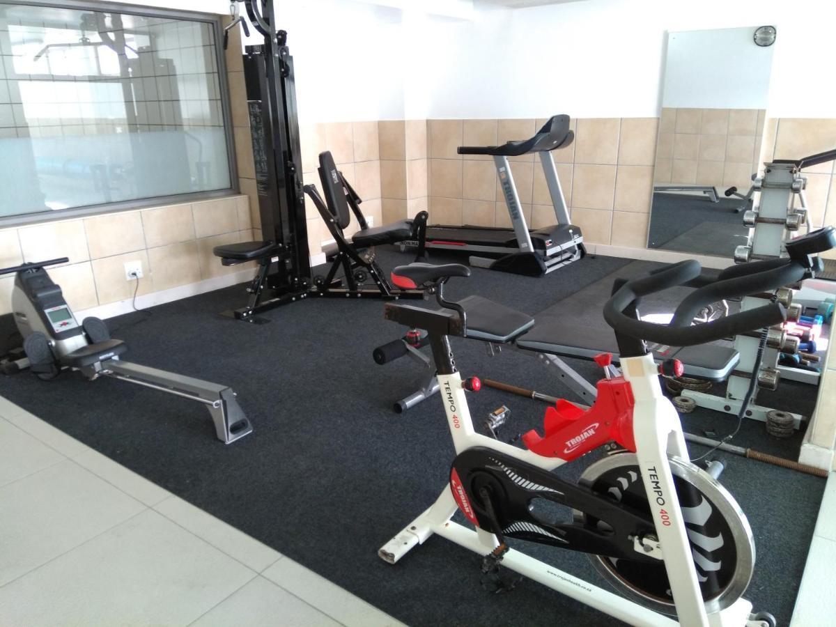 Hibernian Towers 807, Beach Road, Странд Екстериор снимка