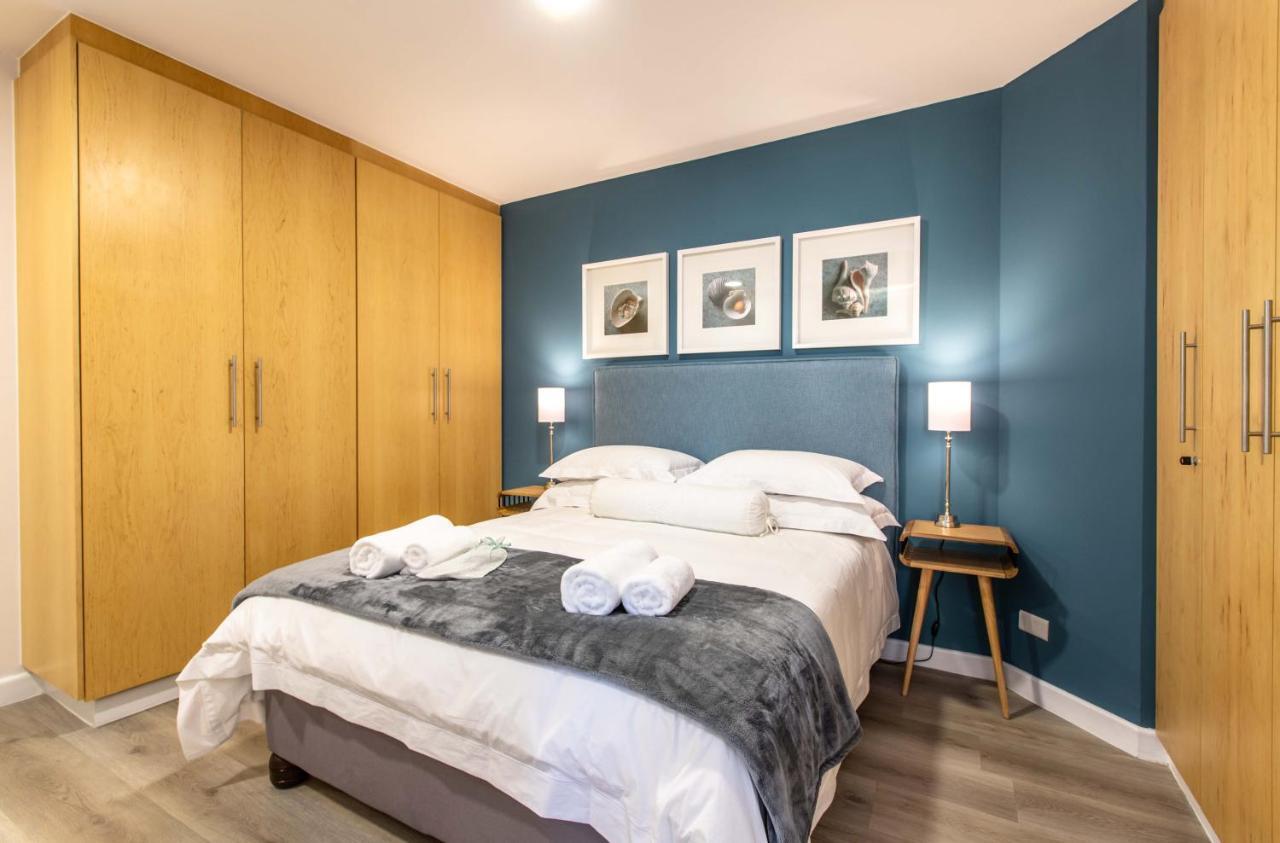 Hibernian Towers 807, Beach Road, Странд Екстериор снимка