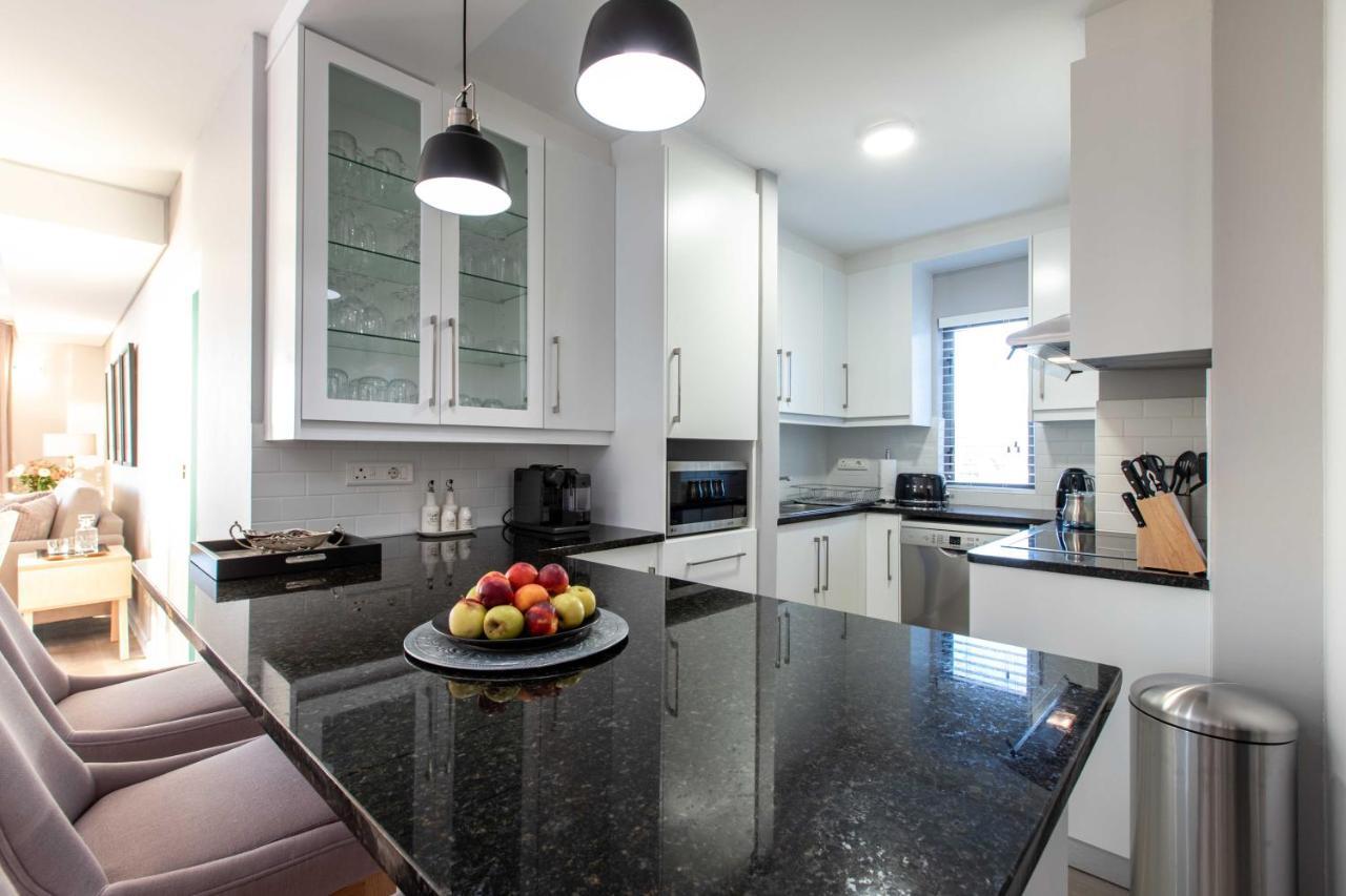Hibernian Towers 807, Beach Road, Странд Екстериор снимка